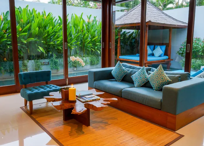 Maca & Bali Seminyak (Bali)